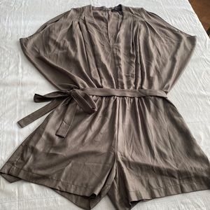 BCBG Maxazria silky dressy Romper. One piece shorts with tie belt. Size Medium